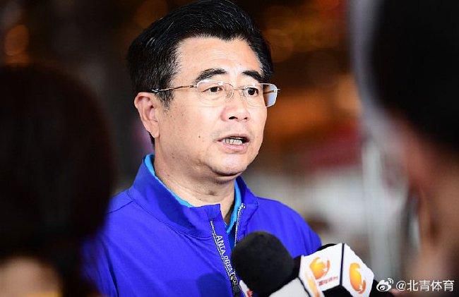 阿娇双腿岔开实干13分钟