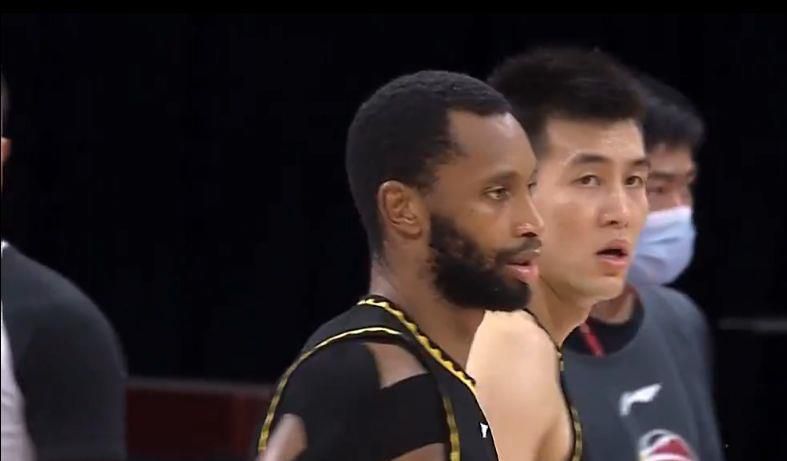 又疼又叫打扑克